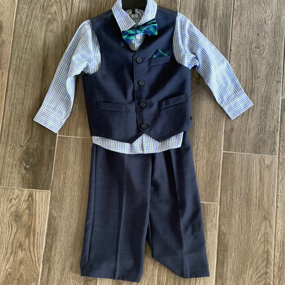 Class Club 4t 4 piece navy suit